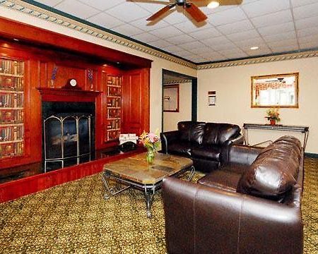 Econo Lodge Inn & Suites Огаста Интерьер фото
